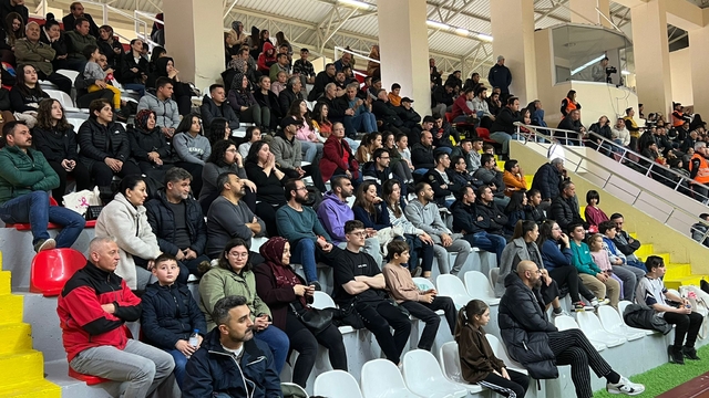 Voleybol: AXA Sigorta Efeler Ligi