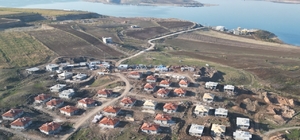Şanlıurfa'da Atatürk Barajı manzaralı köy konutları mart ayında teslim edil...