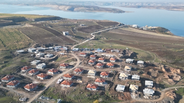 Şanlıurfa'da Atatürk Barajı manzaralı köy konutları mart ayında teslim edilecek