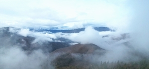 Yaralıgöz Dağı'nın sisle bütünleşen manzarası dronla görüntülendi