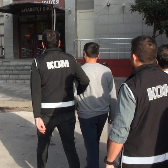 Balıkesir'de iki FETÖ hükümlüsü yakalandı