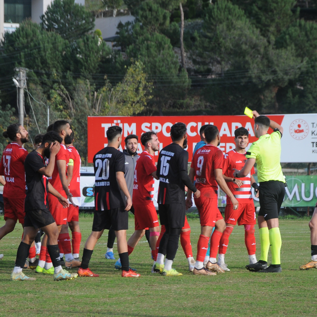 Kumluca Belediyespor evinde berabere kaldı