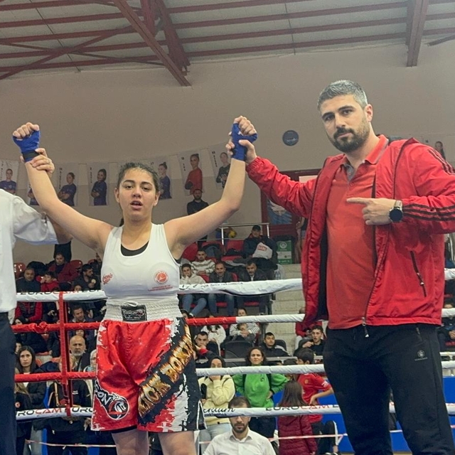 Pazaryerili sporcular Kick Boks Bölge Turnuvasından 4 altın 5 bronz madalya...