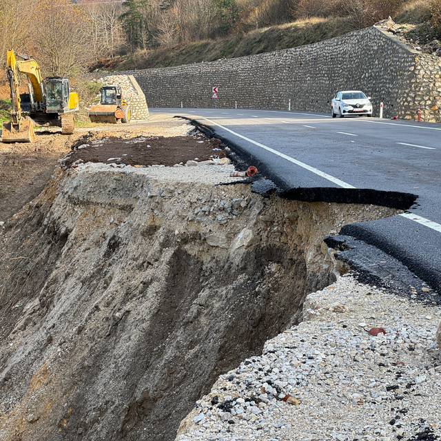 Bartın-Kastamonu kara yolunda heyelan