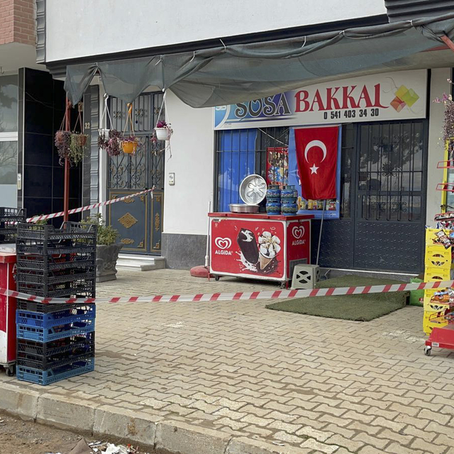 Uşak'ta bıçaklanmış halde bulunan bakkal hayatını kaybetti