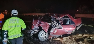 Minibüs ile otomobil çarpıştı: 2 ölü, 3 yaralı