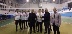 Orta'da düzenlenen voleybol turnuvasında kupa sahibini buldu