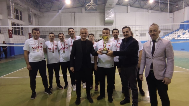 Orta'da düzenlenen voleybol turnuvasında kupa sahibini buldu