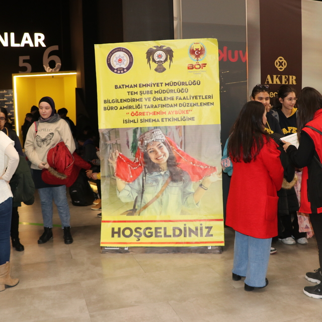 Batman'da öğrenciler "Aybüke: Öğretmen Oldum Ben" filmini izledi