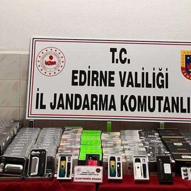 Edirne'de gümrük kaçağı 450 elektronik sigara ele geçirildi