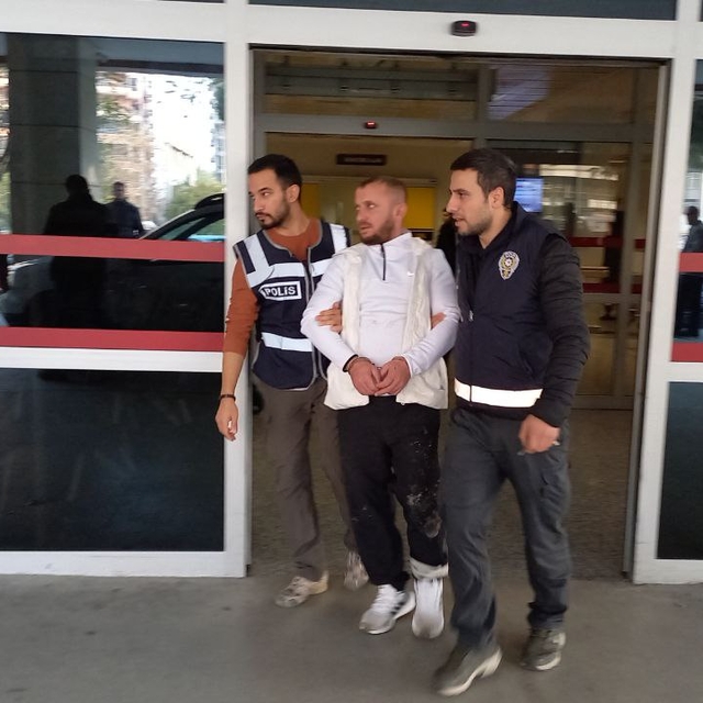 Manisa'da 2 hırsızlık zanlısı tutuklandı