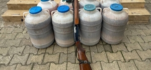 Mersin'de 550 litre sahte içki ele geçirildi