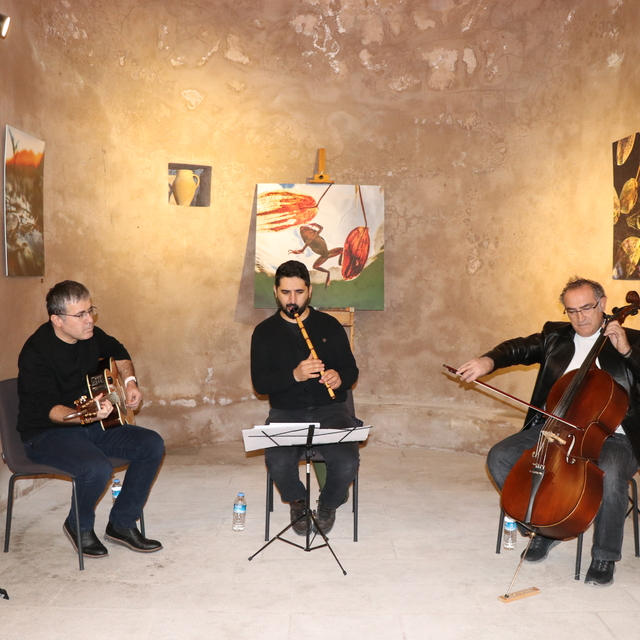 Niğde'de Toros kurbağasının su altında çekilen fotoğrafları sergileniyor