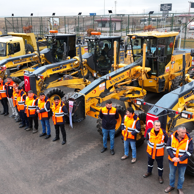 Sivas'ta karla mücadele ekipleri hazırlıklarını tamamladı