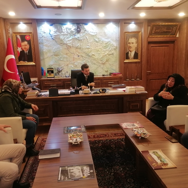 Erbaa'da kendini ateşe veren seyyar satıcının yakınlarından Belediye Başkan...