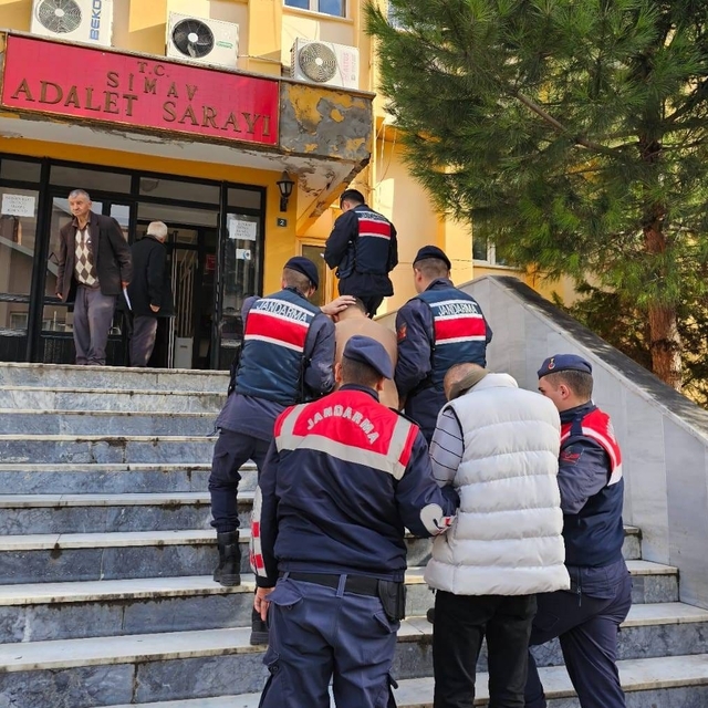 Kütahya'da firari iki cinayet hükümlüsü yakalandı