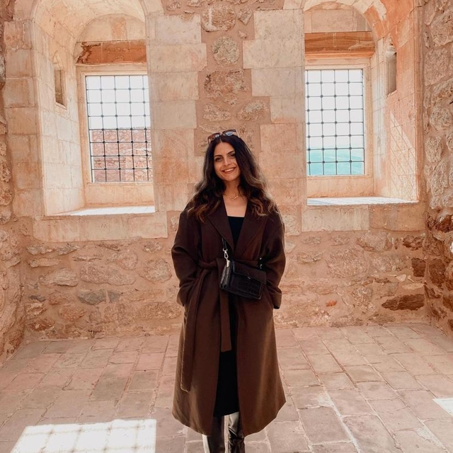 Çatı katından atlayan anaokulu öğretmeni yaşamını yitirdi