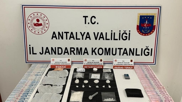 Antalya'da uyuşturucu operasyonunda 4 şüpheli yakalandı