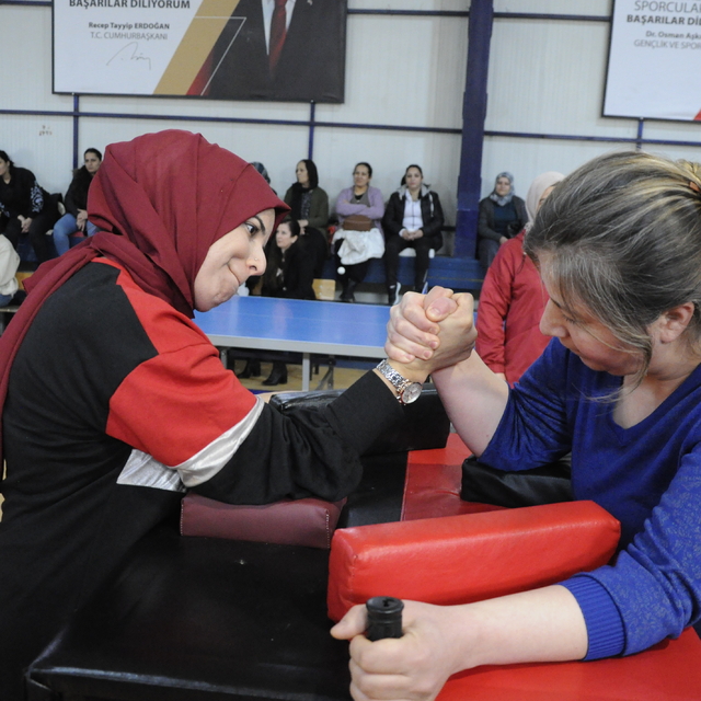 Çukurca'da "Kadınlar Spor Yapıyor" etkinliği düzenlendi