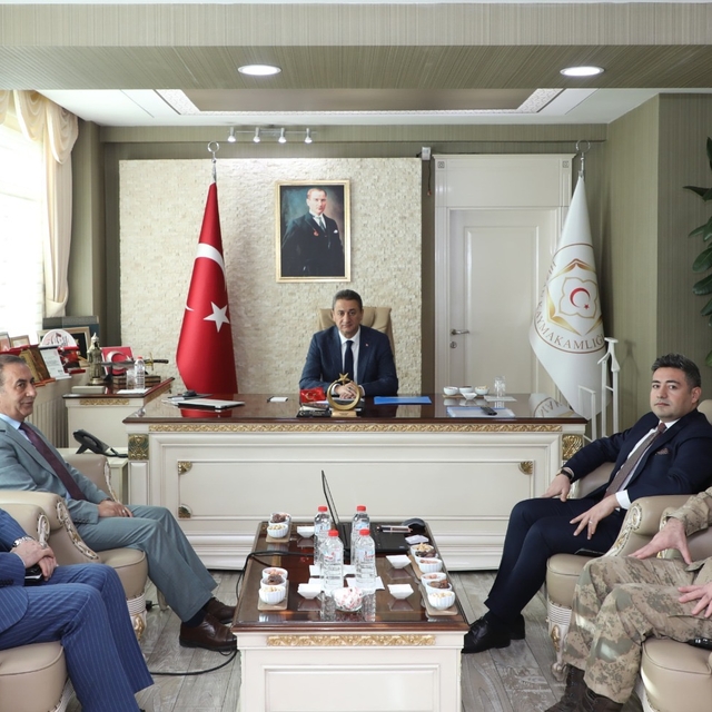 Bitlis Valisi Karaömeroğlu, Hizan ilçesini ziyaret etti