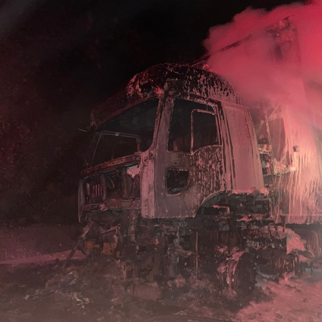 Uşak'ta seyir halindeki tır alev aldı