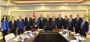 Trabzon Reel Sektör Platformu temsilcileri Bakan Uraloğlu'na taleplerini il...