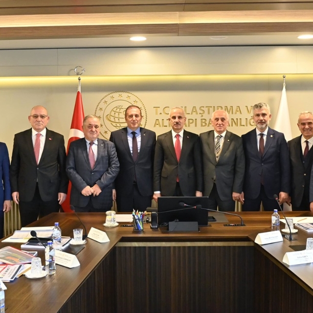 Trabzon Reel Sektör Platformu temsilcileri Bakan Uraloğlu'na taleplerini il...