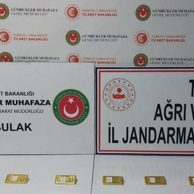 Ağrı'da ayakkabılarına 6 kilogram külçe altın saklayan 2 şüpheli yakalandı