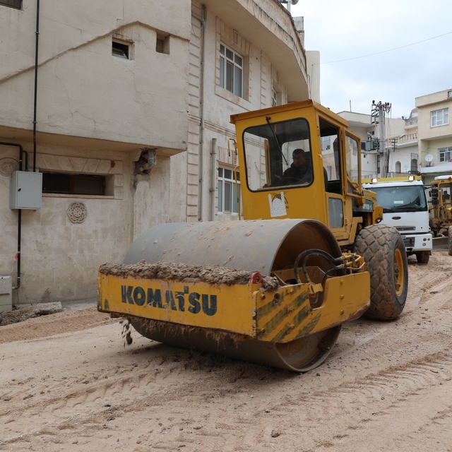 Mardin'de yol çalışmaları devam ediyor