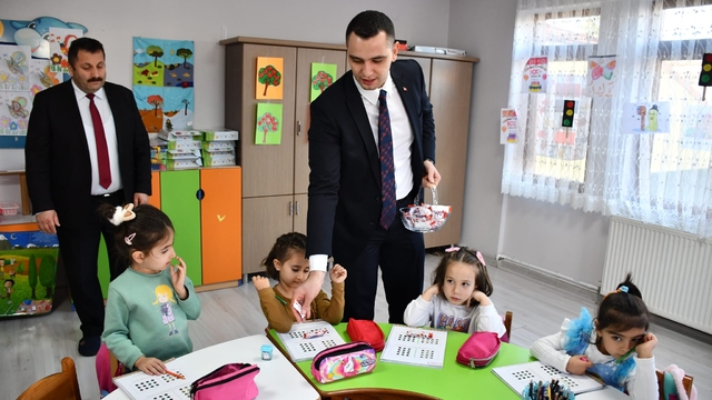 Gümüşhacıköy Kaymakamı Büyükkaymakcı, Kur'an kursunu ziyaret etti