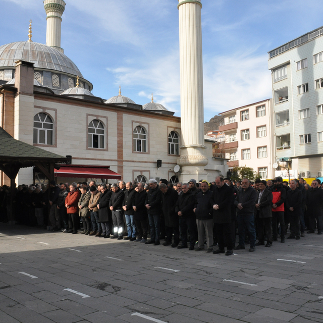 Anaokulu öğretmeni, toprağa verildi