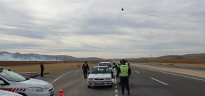 Yunak'ta kural ihlali yapan sürücüler "cayrokopter" ile tespit edildi