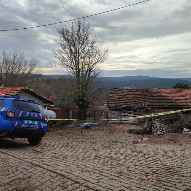 Balıkesir'de arazide kaybolan 82 koyun dronla bulundu