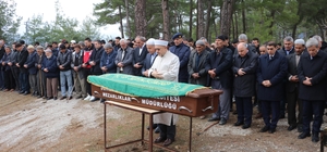 Göçükte ölen madenci toprağa verildi; 4 yaşındaki oğlu tabutuna sarıldı