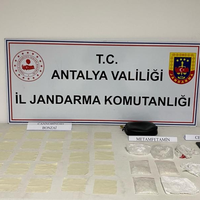 Antalya'da uyuşturucu operasyonunda 3 şüpheli yakalandı