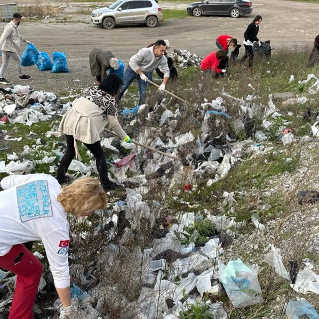 Abana'da çevre temizliği yapıldı