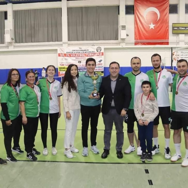 Cide'de 100. Yıl Voleybol Turnuvası sona erdi