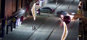 2 otomobilin kafa kafaya çarpıştığı kaza kamerada; 2 sürücü yaralı