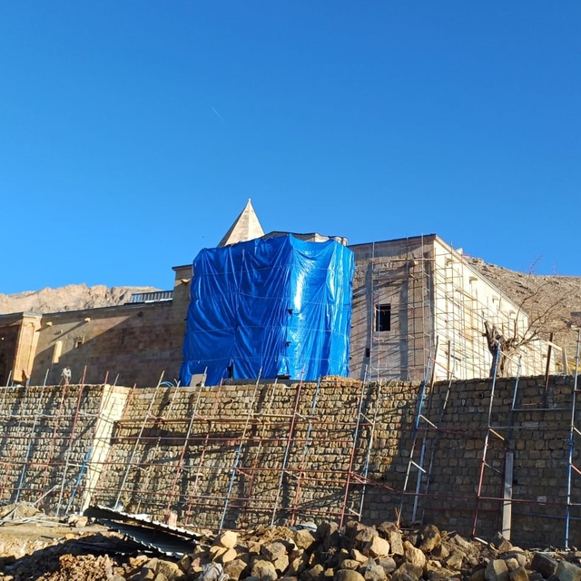 Divriği Ulu Camii'nin geçici koruma çatısı kaldırılmaya başlandı