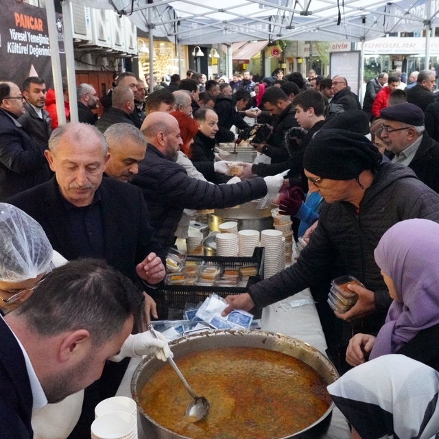 Ordu ve Rize'de 3 bin kişiye karalahana çorbası ikram edildi