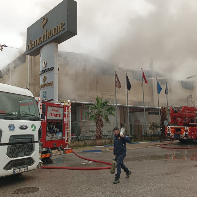 Bursa'da tekstil fabrikasında yangın (4)