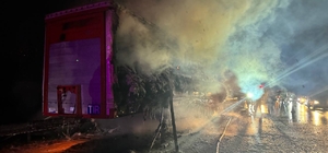 Anadolu Otoyolu'nda pamuk yüklü tırda çıkan yangın söndürüldü