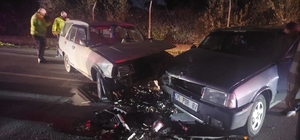 İzmir'de iki aracın çarpıştığı kazada 3 kişi yaralandı