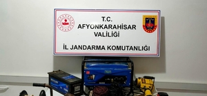 Afyonkarahisar'da kaçak kazı yapan 3 kişi yakalandı