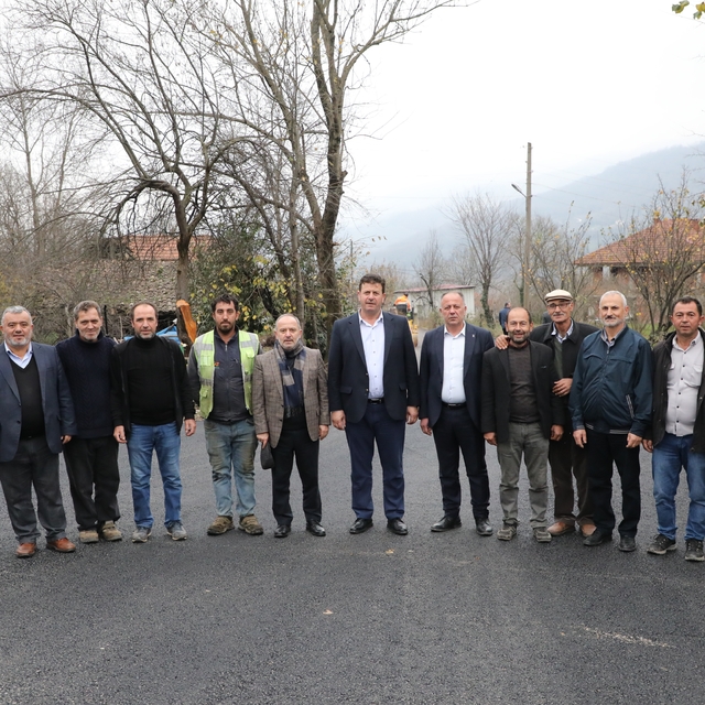 Akyazı'da Gökçeler Mahallesi'nin yolları yeni görünümüne kavuştu