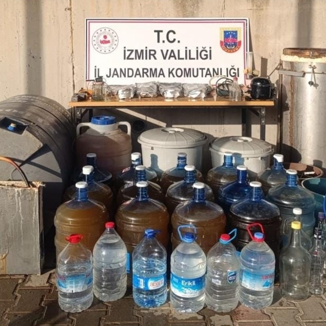 İzmir ve Manisa'da kaçak içki ve tütün operasyonlarında 6 kişi yakalandı