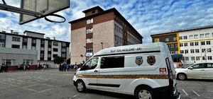 Samsun'da okulun tavanındaki alçının dökülmesi sonucu 7 öğrenci hafif yaral...