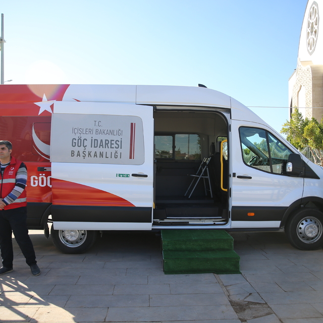 Düzensiz göçmelerin tespitini yapan Mobil Göç Noktası aracı Hatay'da hizmet...