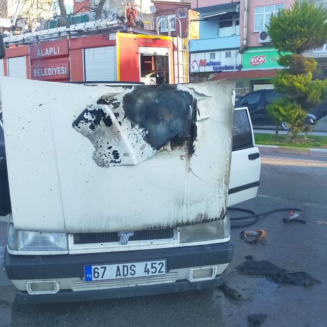Zonguldak'ta otomobilde çıkan yangın söndürüldü