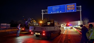 Bursa'da meydana gelen zincirleme trafik kazasında 1 kişi öldü, 2 kişi yara...